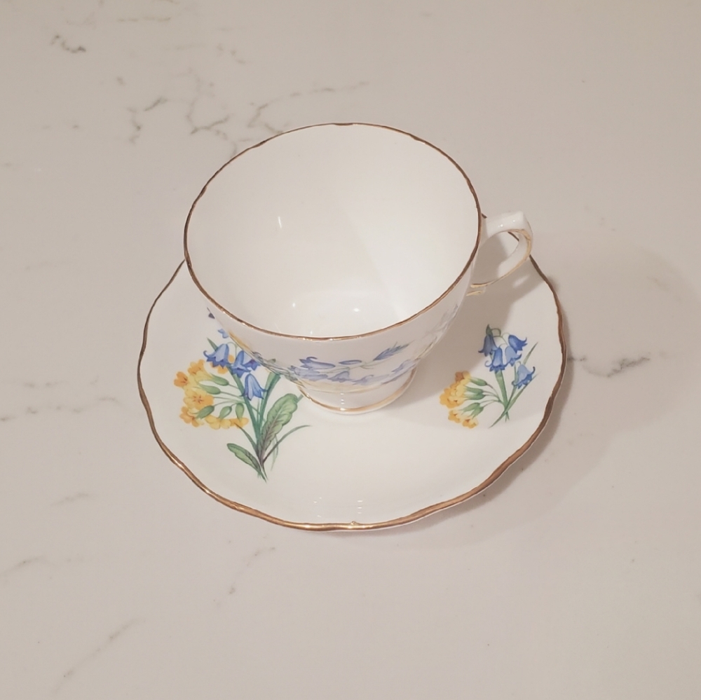 Royal Vale Bone China Tea Cup and Saucer Bluebell Yellow Primrose Gold Trim - Picture 5 of 7
